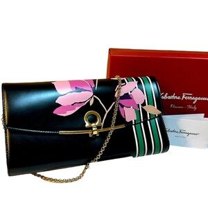 Vintage‎ Salvatore Ferragamo Gancini Flap Printed Flowers Leather Clutch Bag